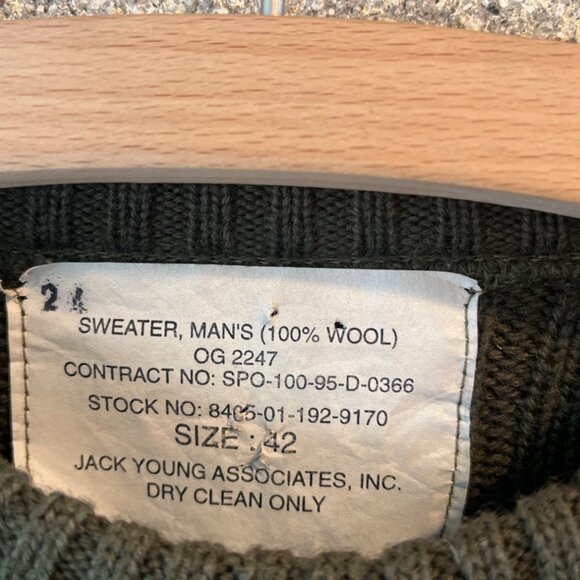 Mens Army Green Wool Military Sweater W/ Reinforced Shoulders & Elbows Size 42 J - Picture 4 of 7